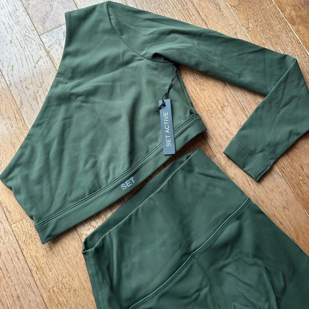Brad New (NWT) Set Active Sports Bra & Leggings - Hunter Green - Picture 6 of 8
